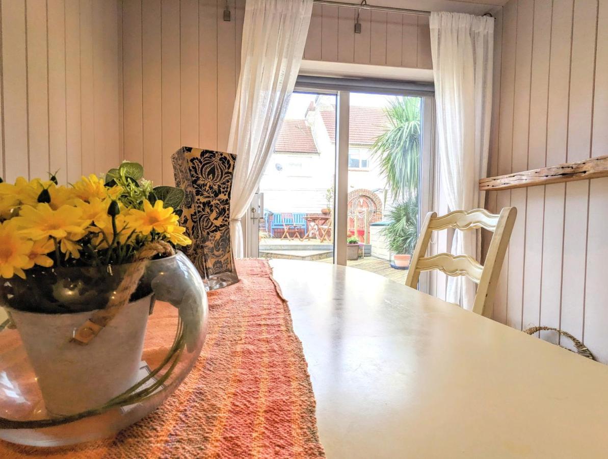 Stunning 4Br House With Free Parking - By Innit Brighton Dış mekan fotoğraf